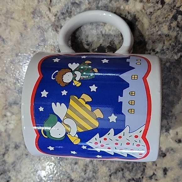 Vintage Christmas Mugs - set of 4 - Picture 5 of 8